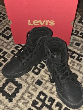 Levi's Men's Black High-Top Lace-Up Sneakers
